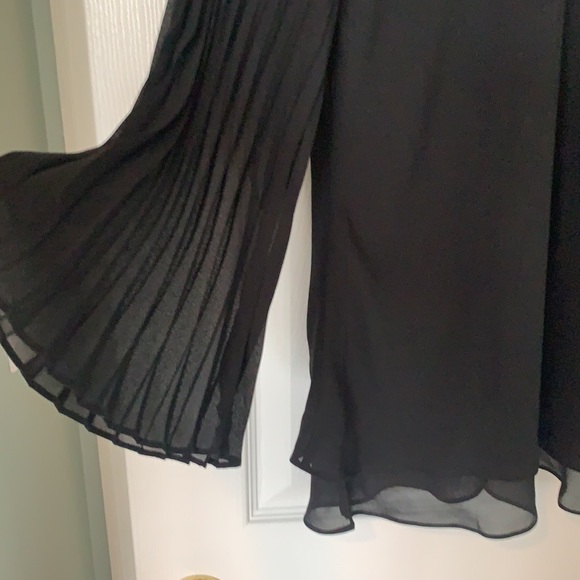 Reversible flowy top - Picture 3 of 3